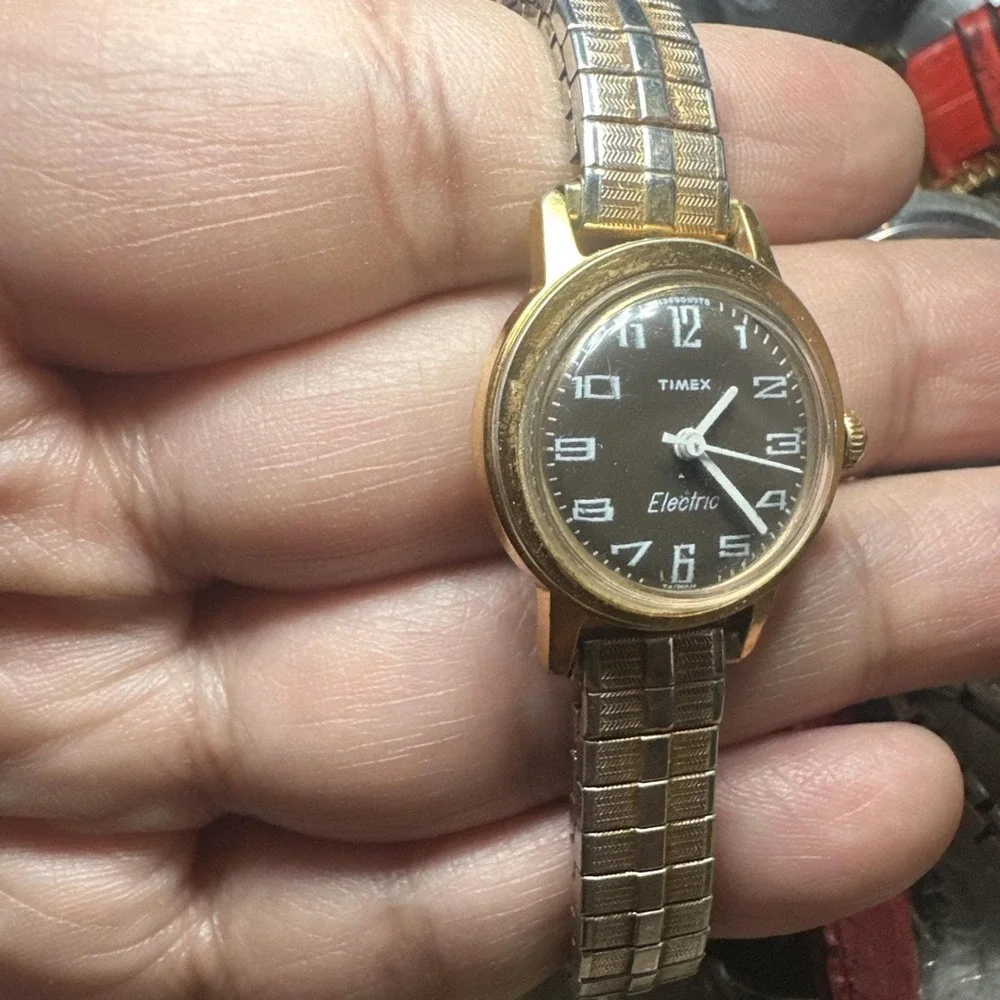 Works Vintage Timex Taiwan Brown Dial Electric Ladies Watch Quartz 23mm Fit 6.5